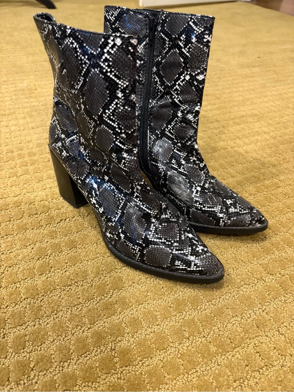 Pointed Toe Snake-Print Mid-Calf Heeled Boots - Black/Gray